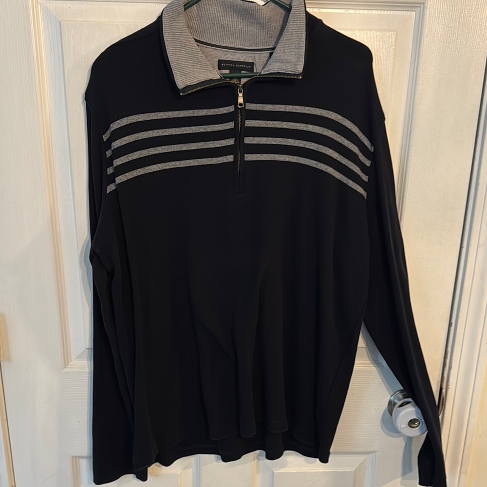 Banana Republic Men's XL Black and Gray long sleeved polo